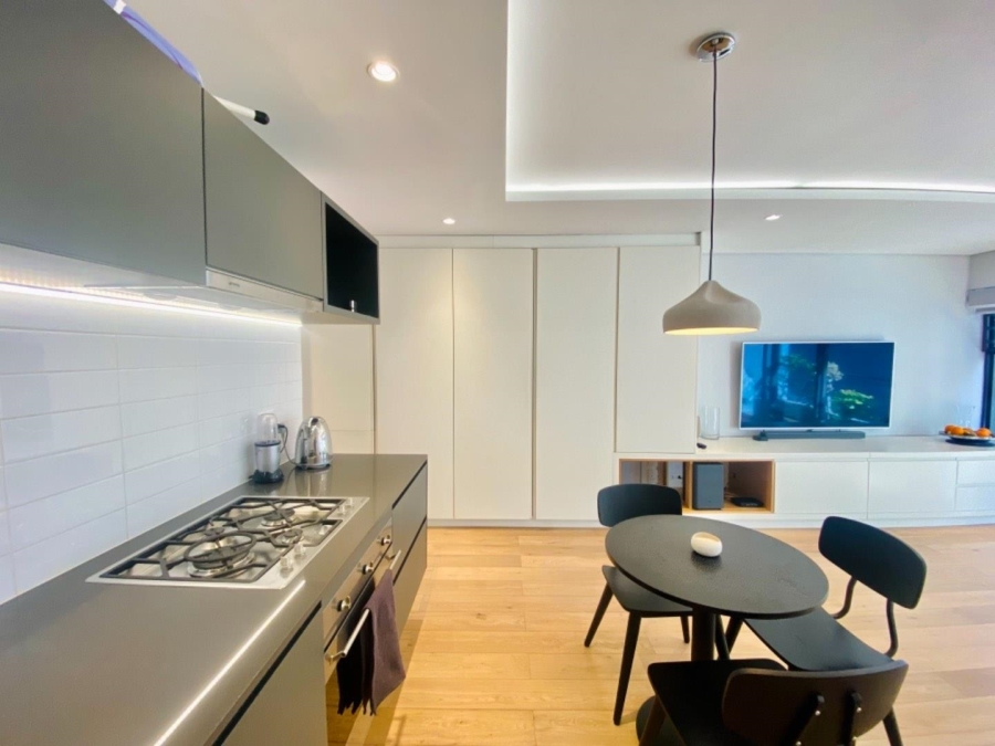 To Let 1 Bedroom Property for Rent in Sea Point Western Cape